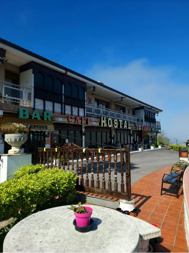 HOSTAL